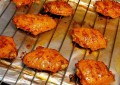 烤箱做烤鸡翅的做法（家用电烤箱烤鸡翅的详细步骤）