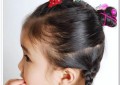 3岁小女生发型扎法图解（3岁扎头发简单又好看步骤）