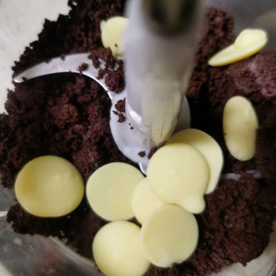 巧克力制作过程（在家如何制作巧克力）