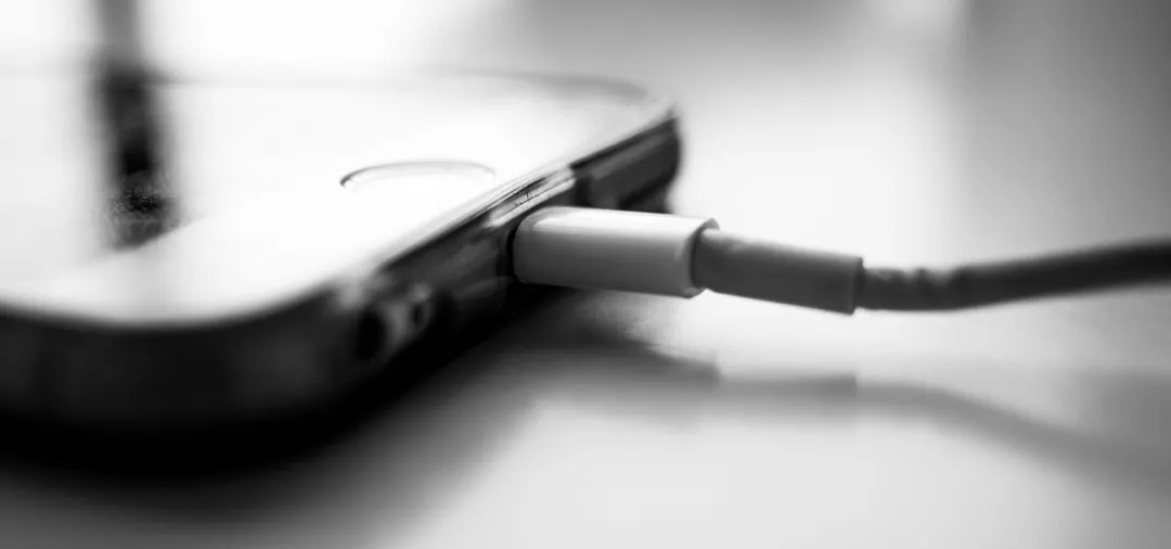 苹果手机怎么恢复手机电池寿命（一招教你修复iPhone电池寿命）