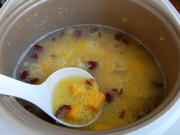 小米红薯粥的做法（红薯粥这样做简单营养美味）