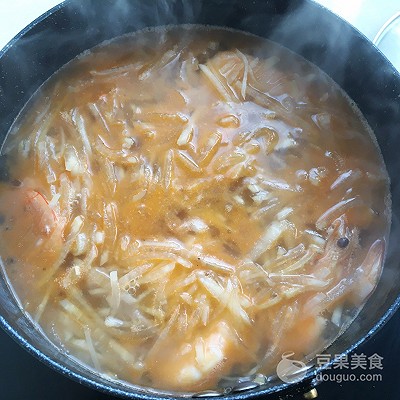 萝卜丝虾汤的做法（萝卜丝虾汤这样煮味道鲜美又好喝）