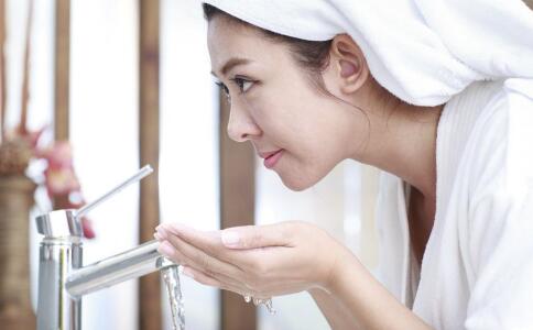 水洗面膜的正确用法（水洗面膜的使用方法）