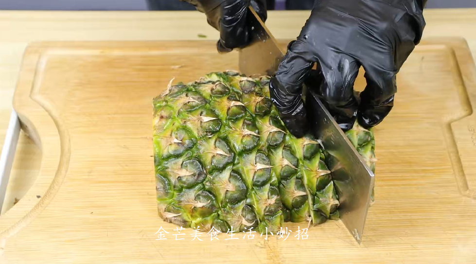 菠萝在家怎么削皮（削菠萝的简单方法）