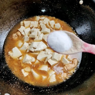 鱼籽豆腐家常做法（软嫩鲜香的鱼籽豆腐煲易于消化还健脑）