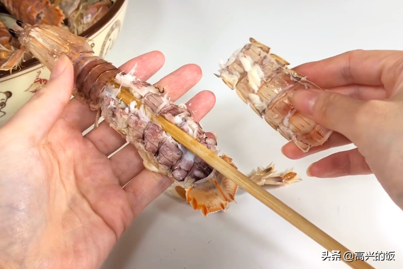 皮皮虾怎么剥壳（皮皮虾剥壳诀窍） – 碳资讯