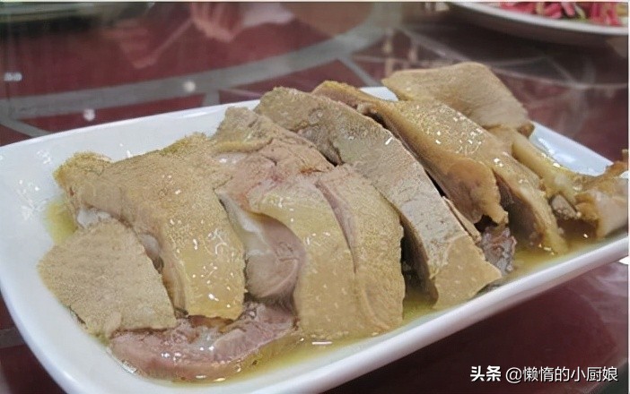 南京盐水鸭怎么吃（教你10分钟做南京的盐水鸭咸香入味）
