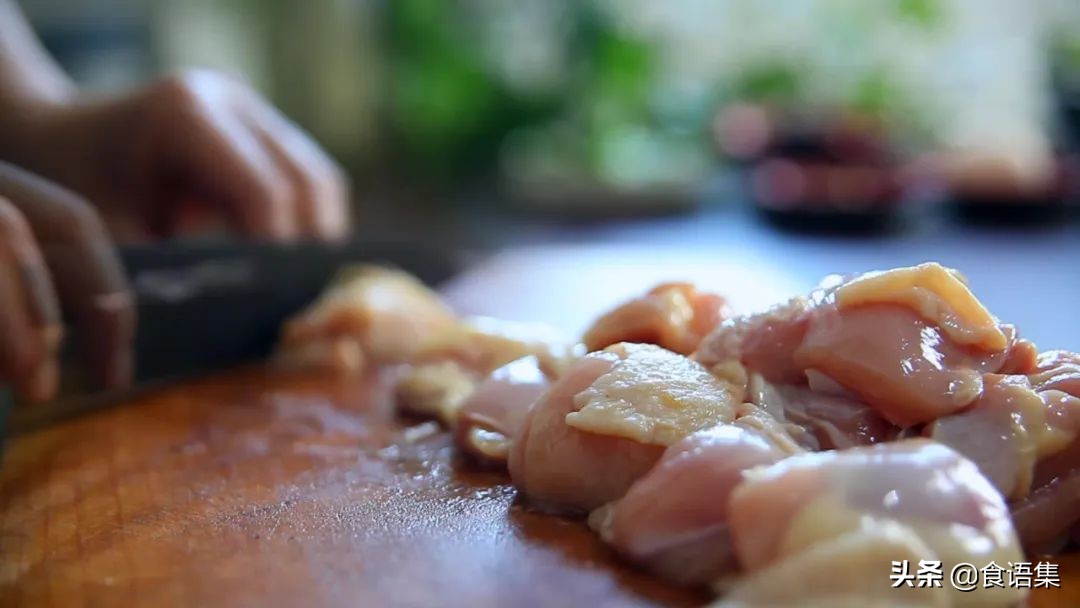 日式炸鸡块的制作方法（好吃的日式炸鸡块香甜美味易上手）