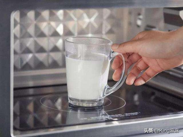 牛奶能用微波炉加热吗（牛奶用微波炉加热会流失营养吗）
