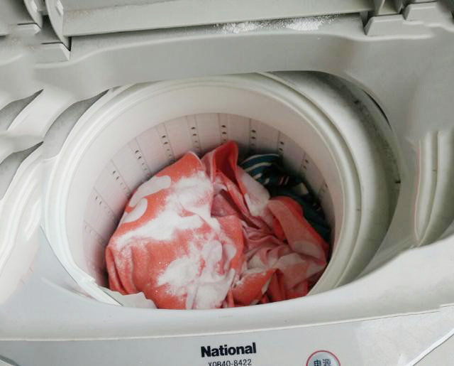 清洗洗衣机的方法（几个方法教你彻底清洁洗衣机）