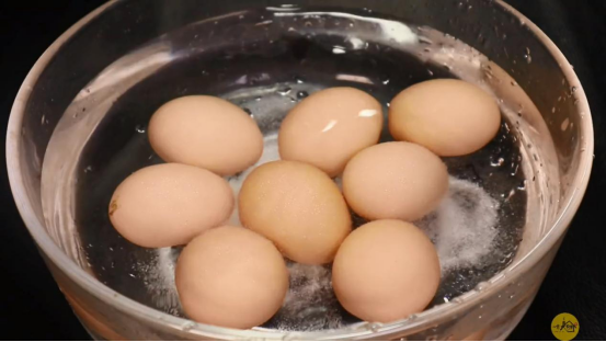 艾叶鸡蛋怎么做（干艾叶煮鸡蛋的正确方法）