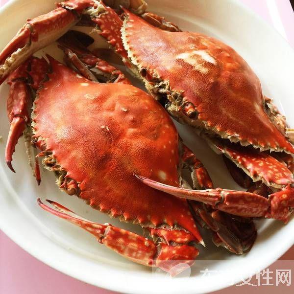 螃蟹要煮多久才熟（家庭做螃蟹的简单方法）