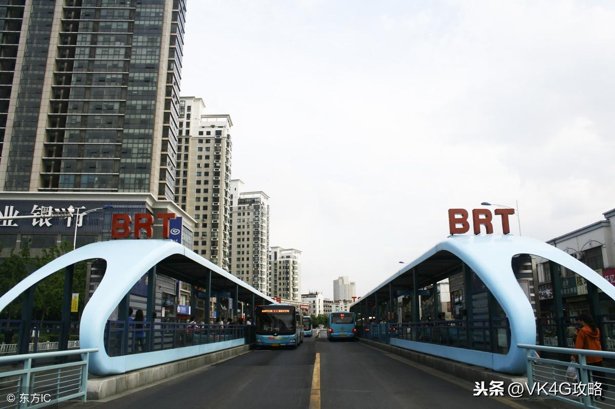 BRT | 除了发达的地铁网络外，位于天河区的BRT通道也肩负着每天大客量通勤的重任。 这是BRT用车之一的宇通ZK61… | Flickr