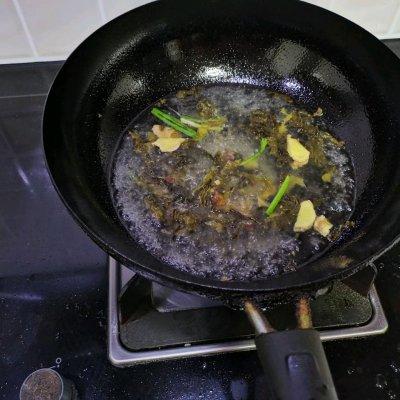 酸菜鱼简易做法（家庭酸菜鱼的简单做法窍门）
