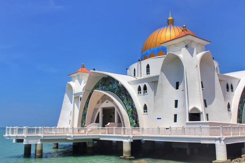 水上清真寺是哪个国家的（马来西亚最美的水上清真寺）