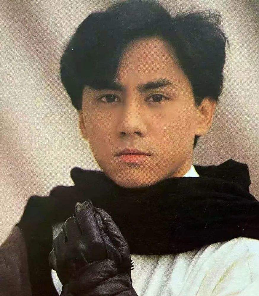 80年代香港歌手男歌手名单一览（盘点十位80年代比较有代表性的歌手）