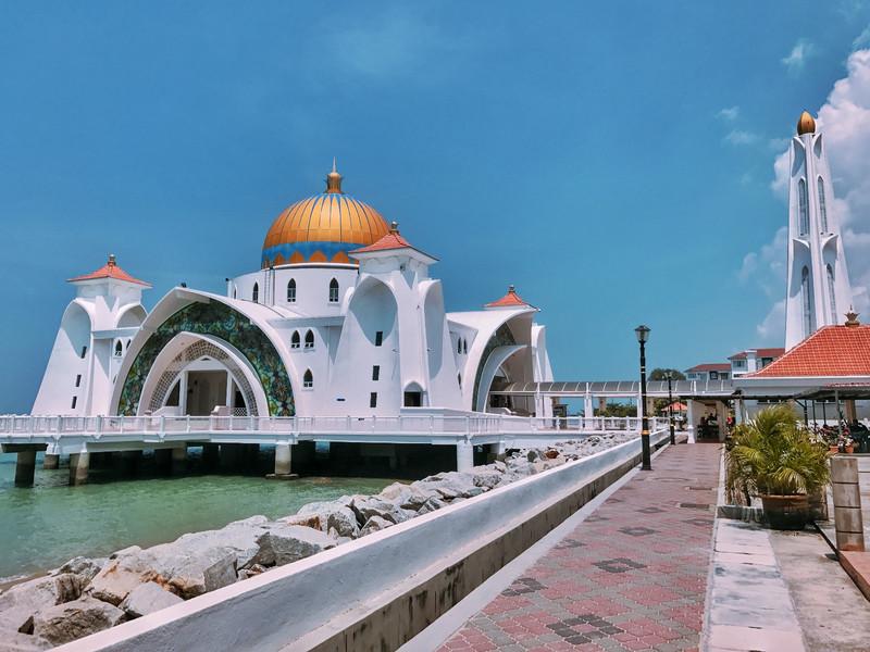 水上清真寺是哪个国家的（马来西亚最美的水上清真寺）