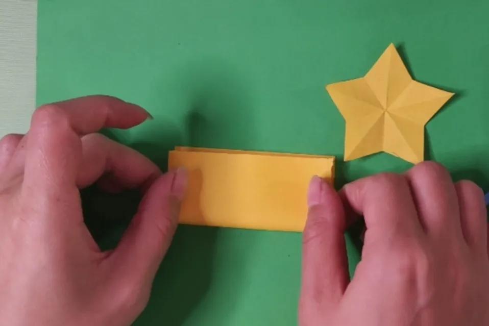 五角星的折法剪纸（一张纸五角星的剪法简单易学）